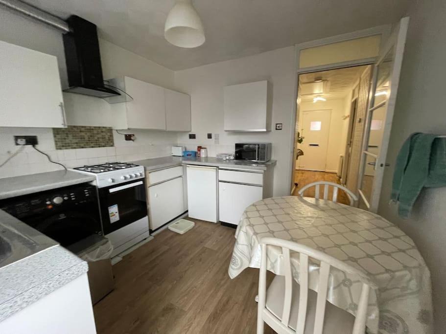Spacious Bungalow In London, Near Central London, The Excel Centre And The O2, Ideal For Families Zewnętrze zdjęcie